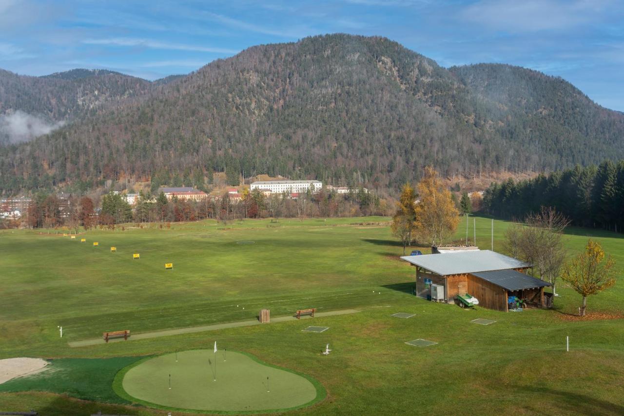 Апартаменти Golf View Apt With Parking And Mountain View! Тарвізіо Екстер'єр фото