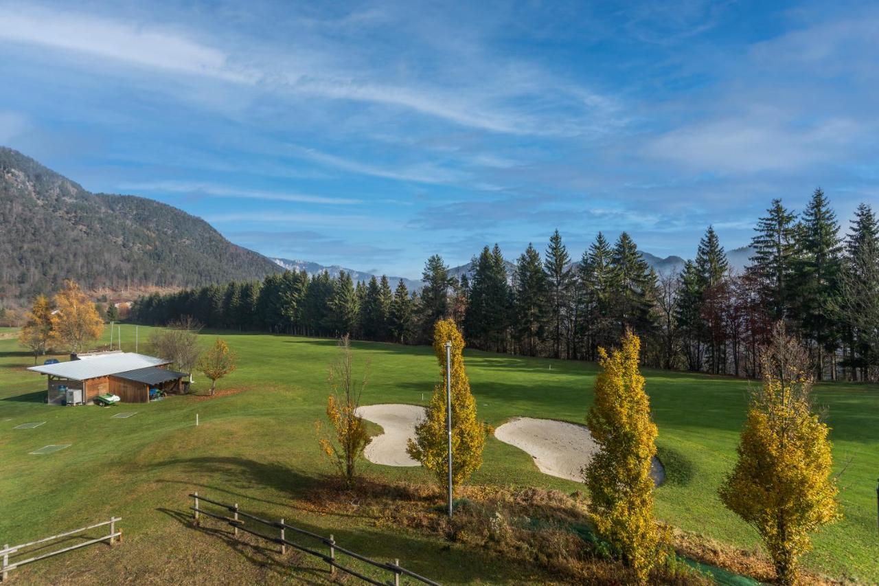 Апартаменти Golf View Apt With Parking And Mountain View! Тарвізіо Екстер'єр фото